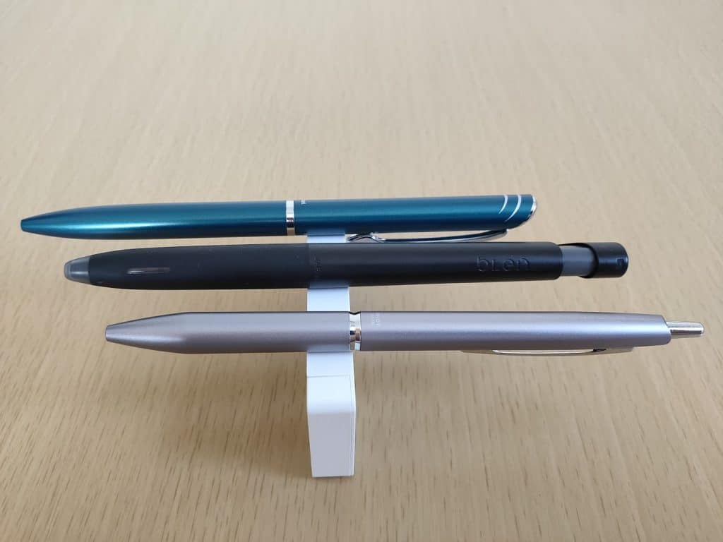 center of gravity test with various types of pens