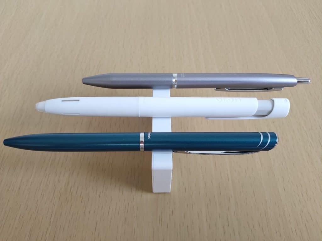 weight position comparison of different pens